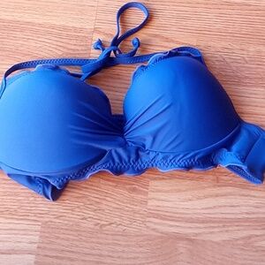 P**NWT Hobie Ladies swim top sz M